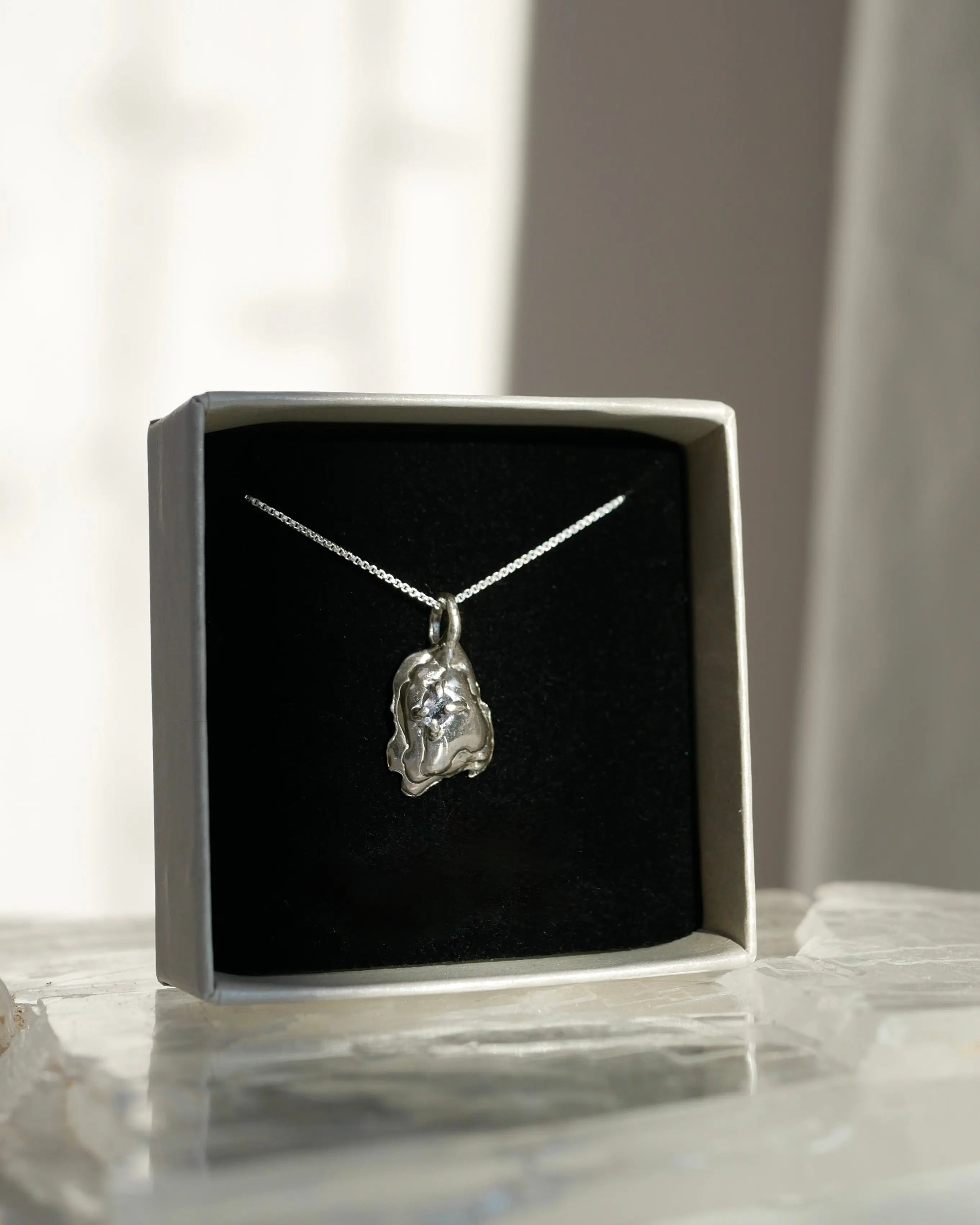 Oyster necklace silver 01 CharityGoodz