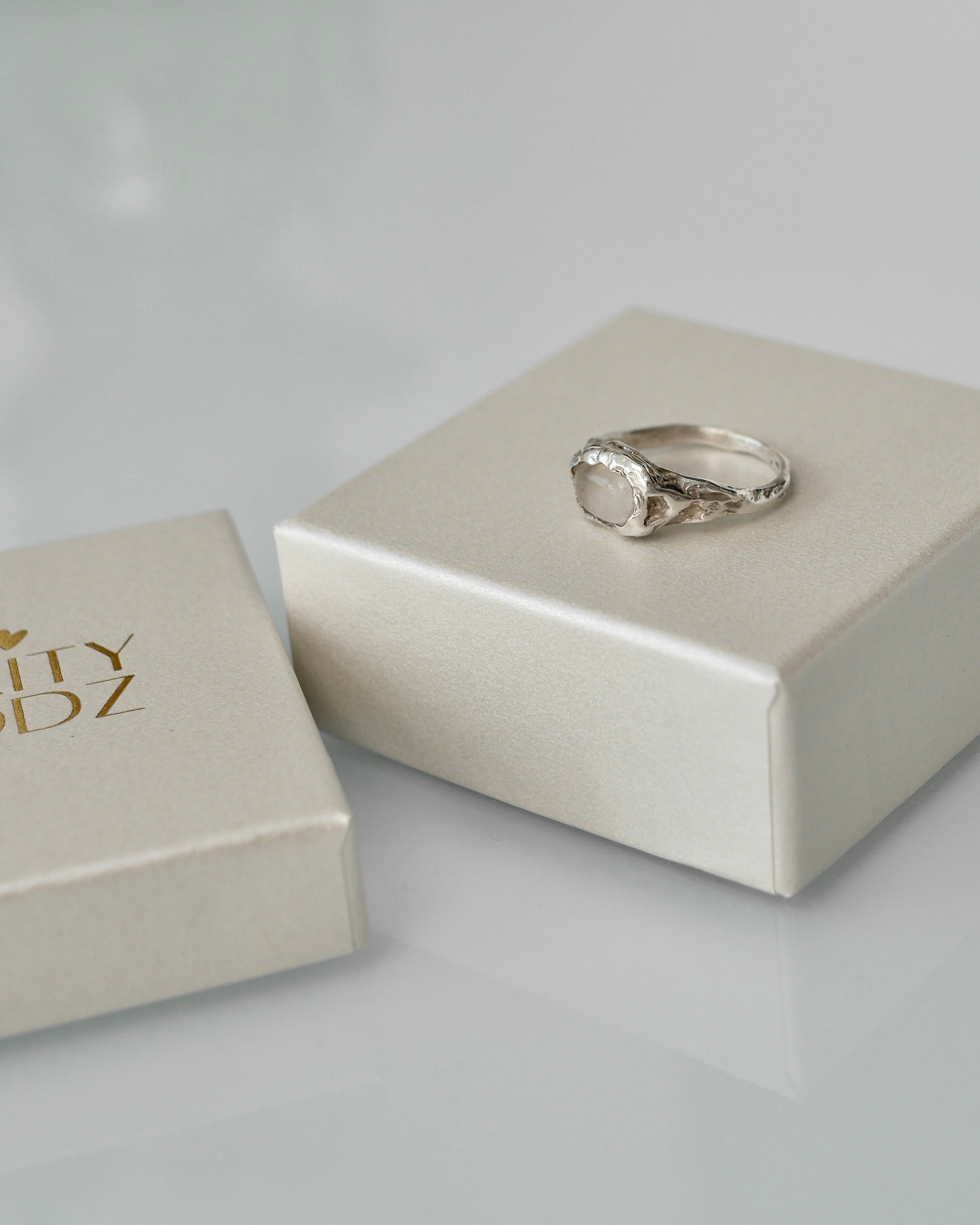 Silver clear quartz ring